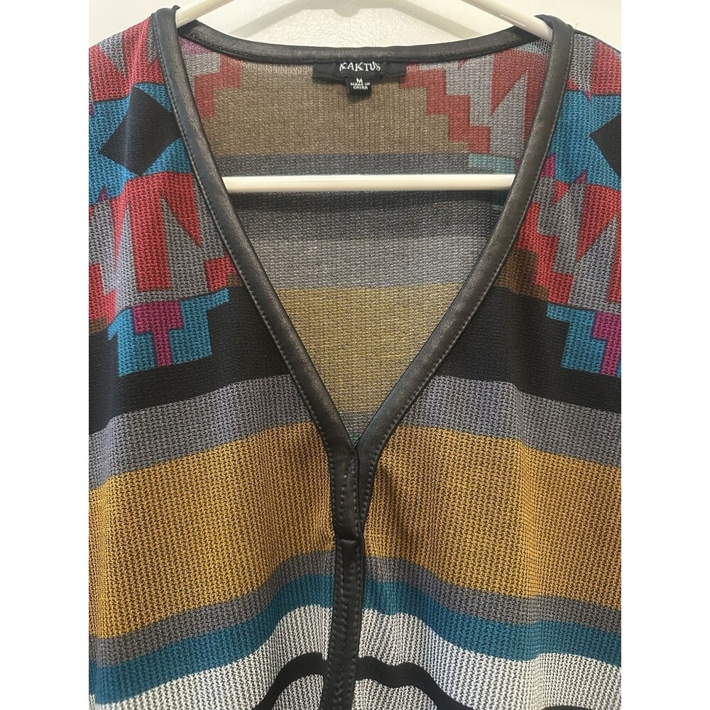 Kaktus Southwestern Aztec Tunic Top M Boho Western Faux Leather Trim V-Neck - Picture 6 of 10
